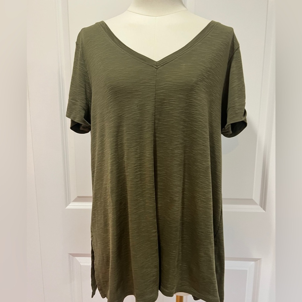 JJill short sleeve v neck tee